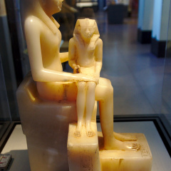 Statue of Queen Ankhenesmeryre II and her son Pepi II