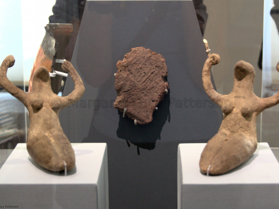 Two Female Figurines and a Clay Seal with the Name of Neithhotep in a Serekh