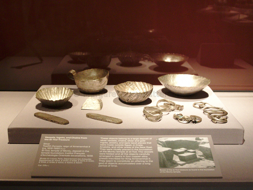 Vessels, Ingots and Chains from the el-Tod Treasure