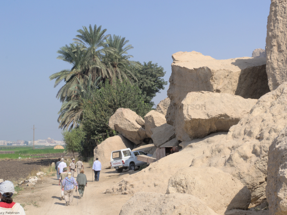 Walking Towards the Fraser Tombs
